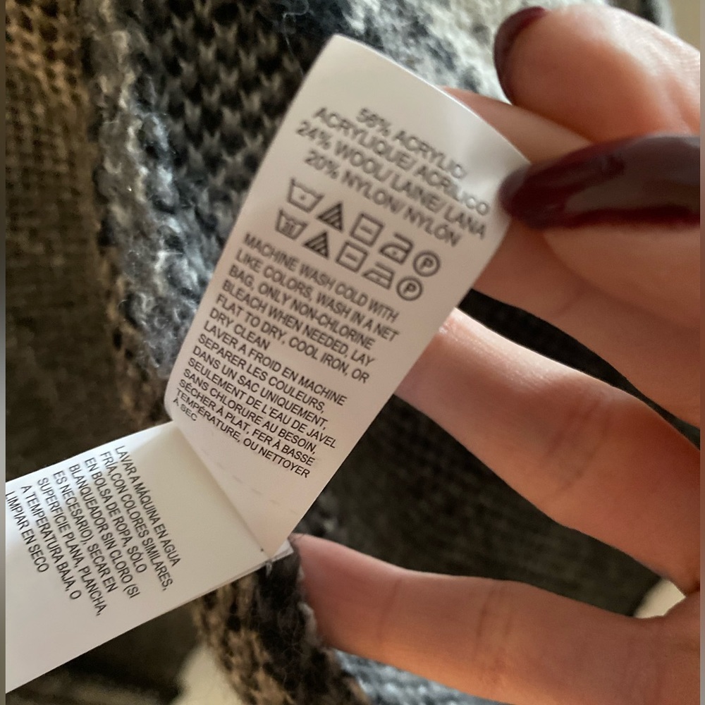 Lucky Brand| xs| black/white cardigan| worn once| great condition. - Picture 2 of 5